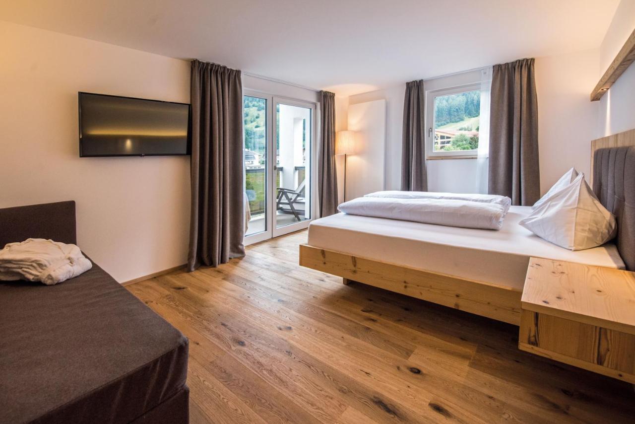 Hotel Fronza - Your Hike & Mountain Home Lutago Dış mekan fotoğraf