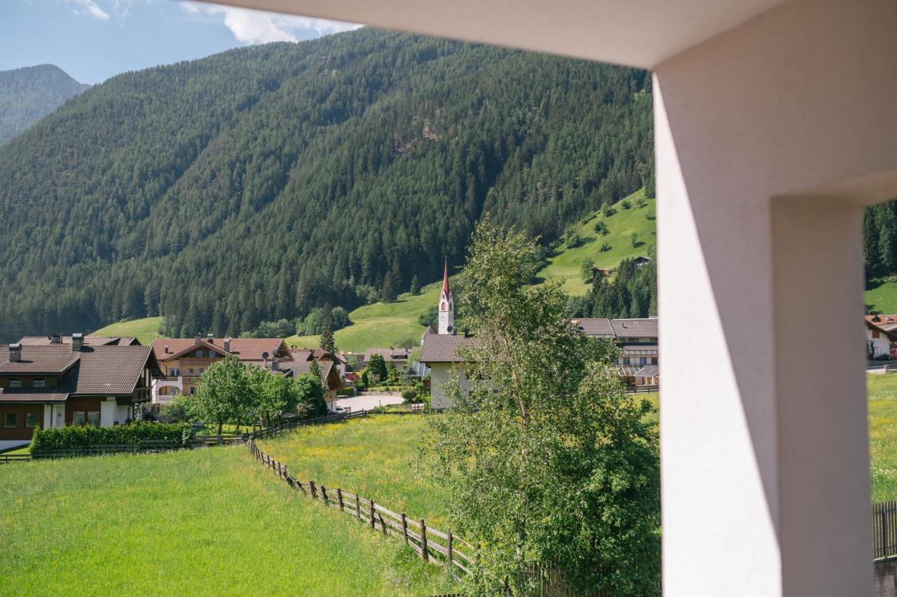 Hotel Fronza - Your Hike & Mountain Home Lutago Dış mekan fotoğraf