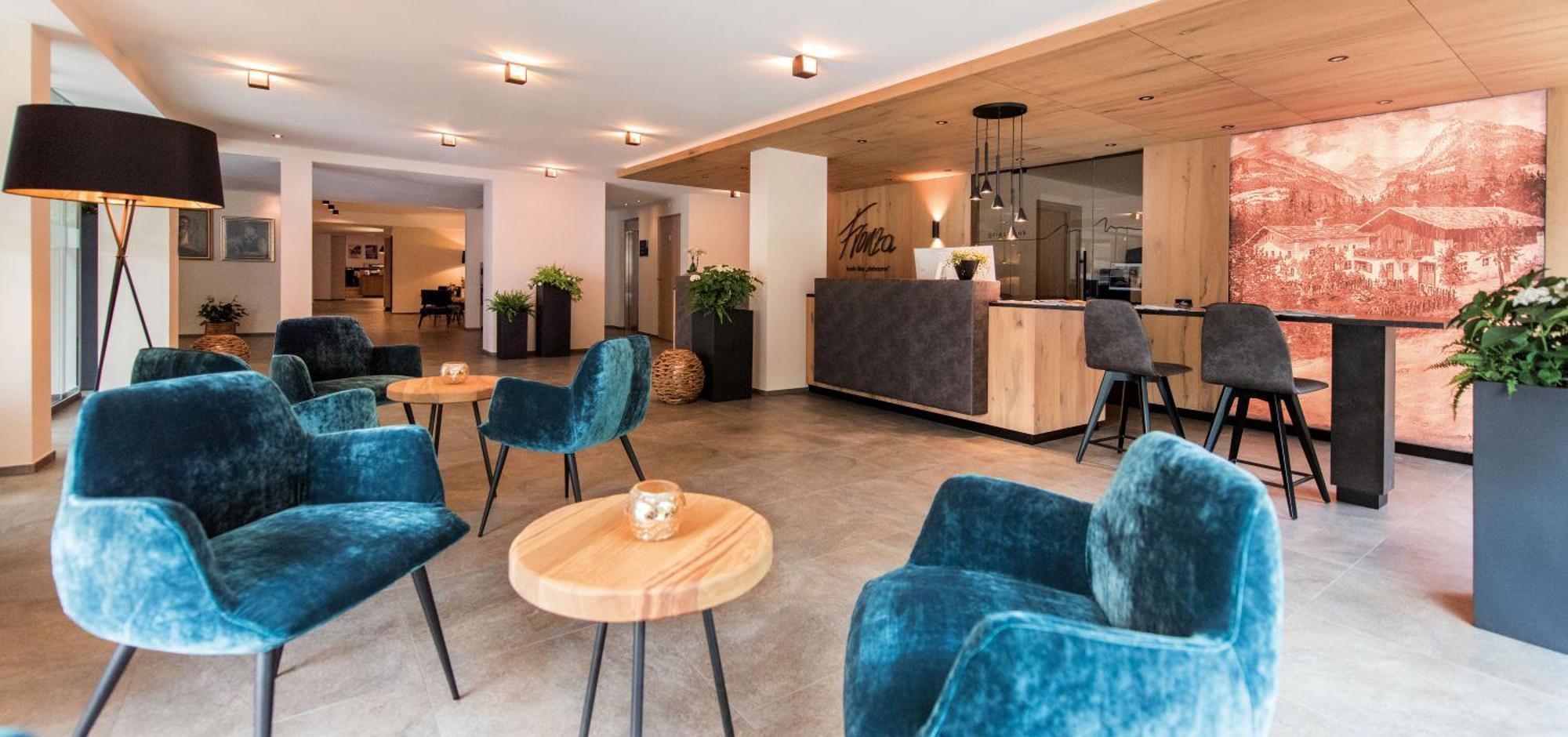 Hotel Fronza - Your Hike & Mountain Home Lutago Dış mekan fotoğraf