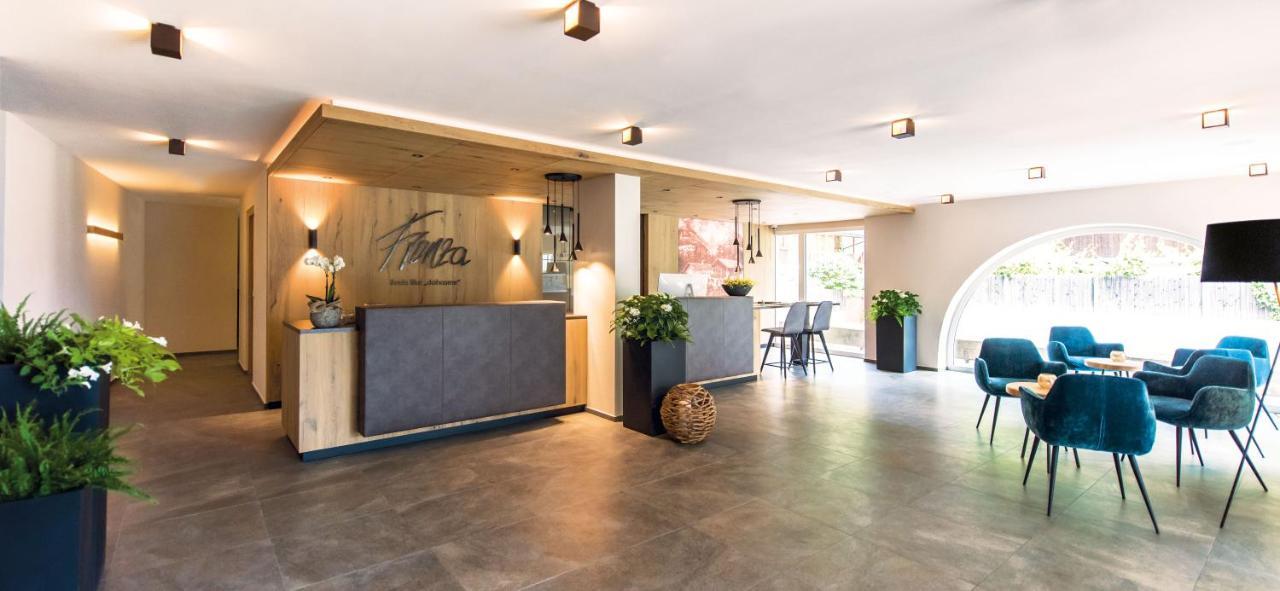 Hotel Fronza - Your Hike & Mountain Home Lutago Dış mekan fotoğraf